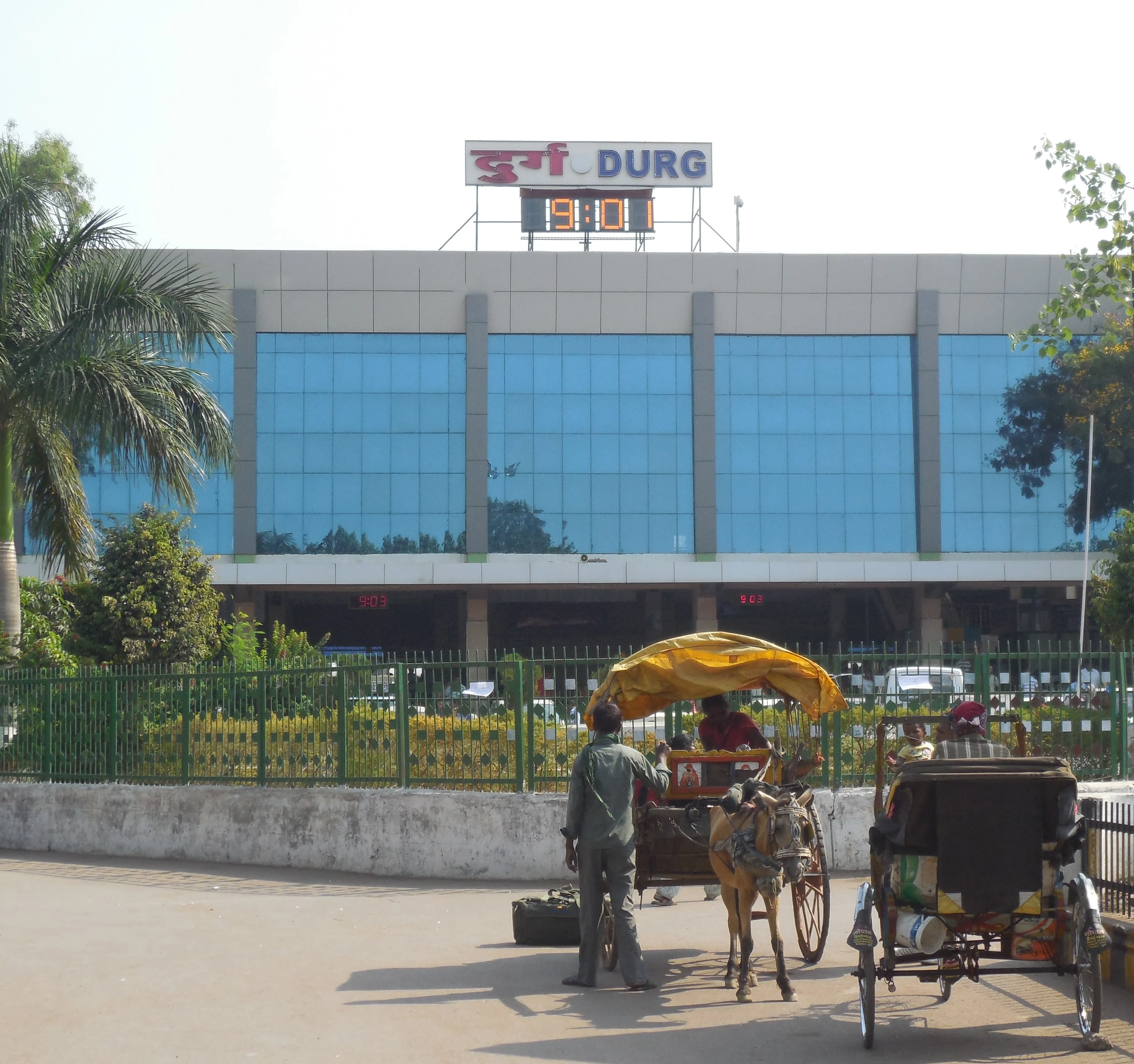 The Durg railway station in Chhattisgarh, site of the July 25, 2025, arrest of two nuns.?w=200&h=150