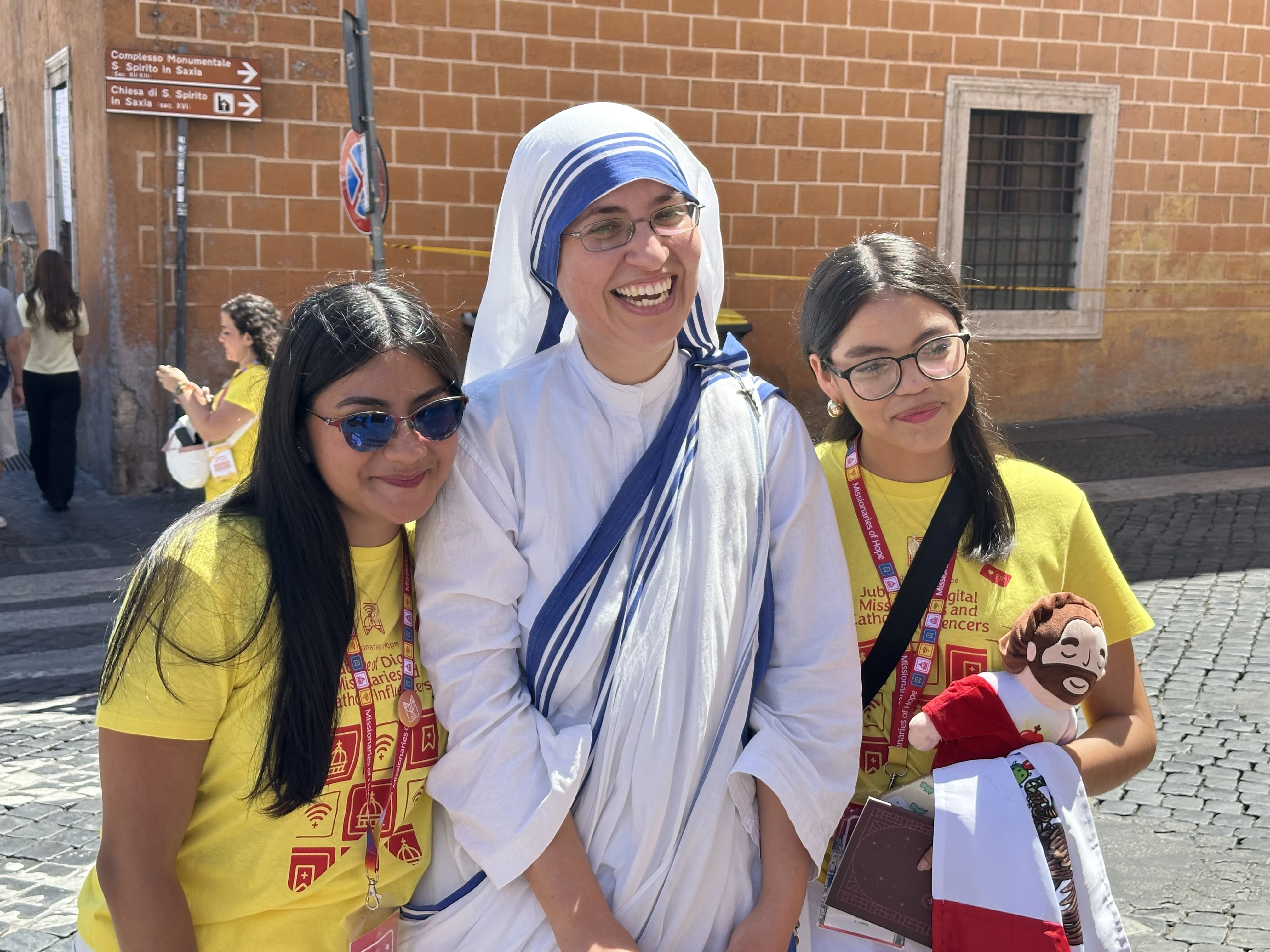 Fifty-four Missionaries of Charity are in Rome this week for the Catholic Church’s Jubilee of Young People, where they are approaching young people one by one to invite them to spend time with Christ in all-day Eucharistic adoration and to learn about the mission and message of their founder, St. Teresa of Calcutta.?w=200&h=150