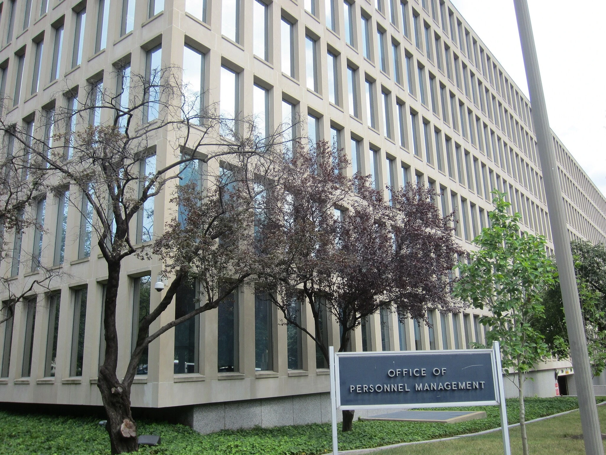 U.S. Office of Personnel Management headquarters building in Washington, D.C.?w=200&h=150