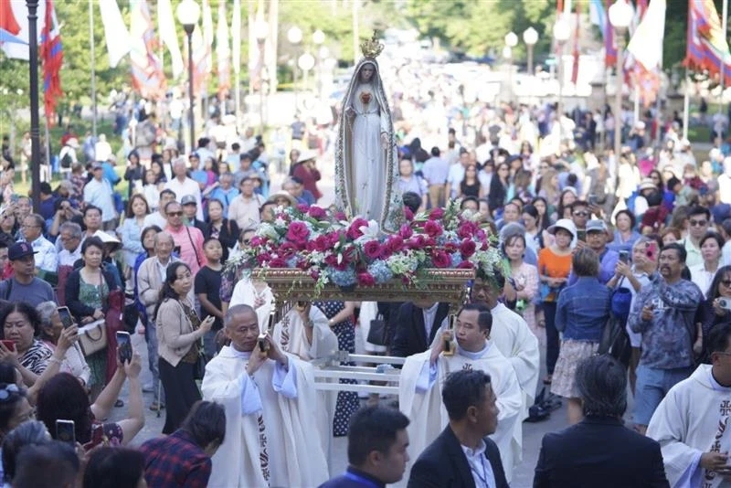 Marian Days procession and closing Mass in 2023 in Carthage, Missouri.?w=200&h=150