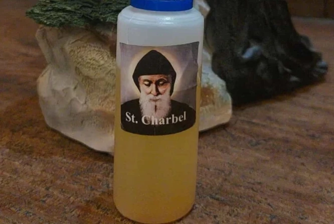 The jar that was miraculously refilled after the priest had anointed the heads of 500 faithful.?w=200&h=150