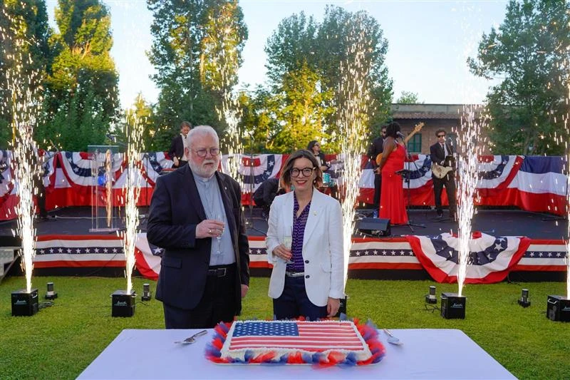 Archbishop Paul Richard Gallagher, the Vatican Secretary for Relations of States, and Laura Hochla, chargé d’affaires of the U.S. Embassy to the Holy See, addressed the crowd at Villa Richardson on June 30, 2025, in Rome, where Fourth of July was celebrated this year with a special milestone: the recent election of the first pope born and raised in the United States.?w=200&h=150