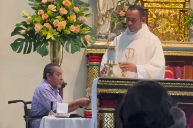 Parish and acolyte in Colombia