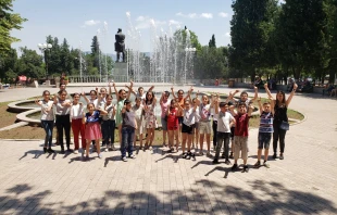 Students on the first day of school in September 2021 at the Antonia Arslan Armenian-Italian Hamalir in Stepanakert, Artsakh. The school was “established in order to help the Artsakhtsi strengthen and rebuild” and offers a variety of courses, programs, and educational opportunities. Photo courtesy of Siobhan Nash-Marshall