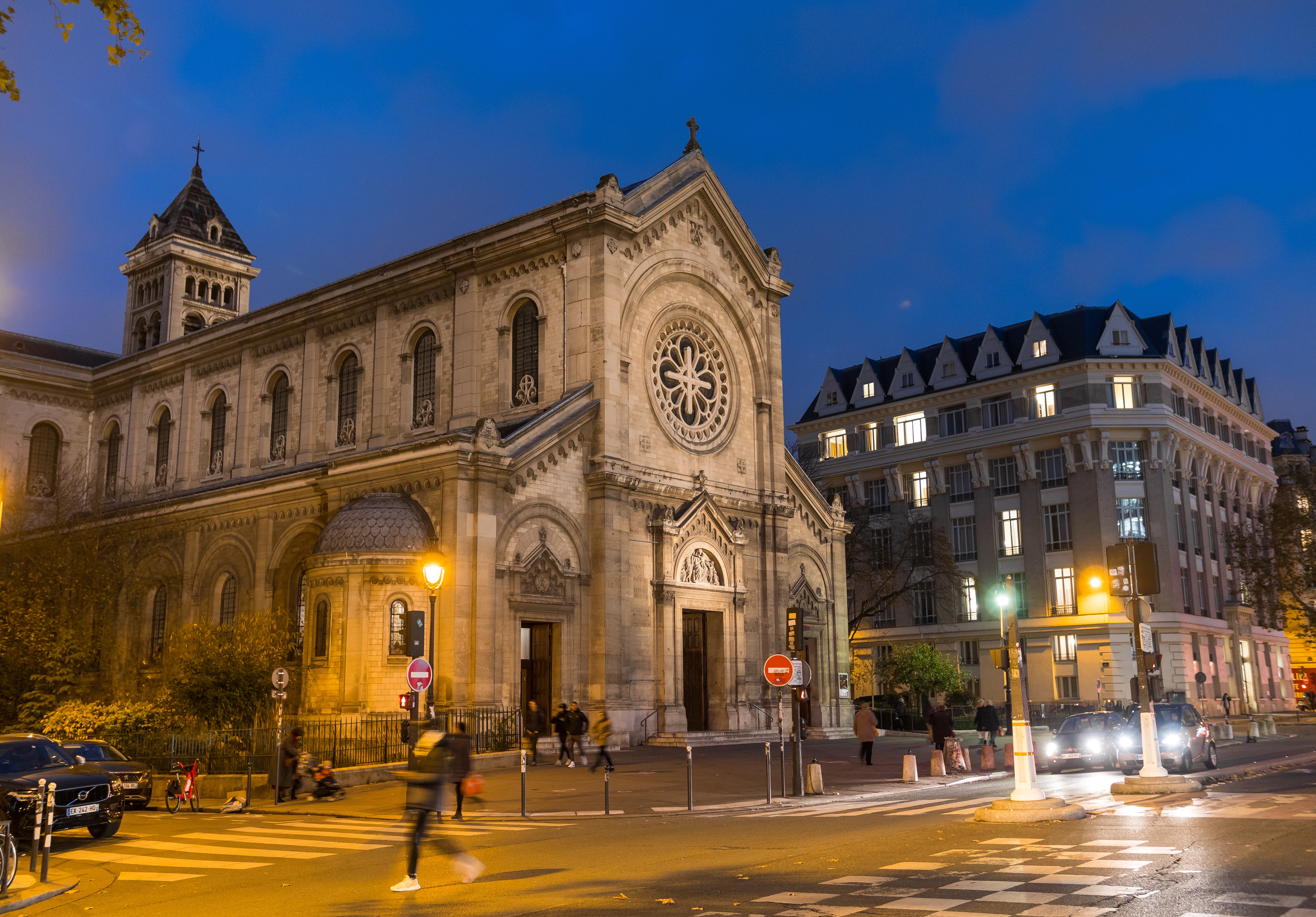 Church of Notre-Dame-des-Champs in Paris, which arsonists set fire to the day after an electrical fire damaged the church.?w=200&h=150