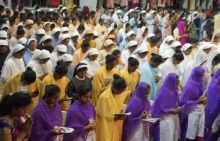 Nuns in habits pray alongside novices at the Indore Bible Convention in Madhya Pradesh, October 2023. Credit: Anto Akkara