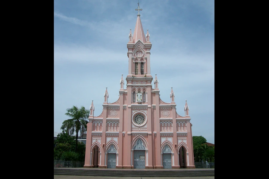 Sacred Heart Cathedral in Da Nang, Vietnam.?w=200&h=150