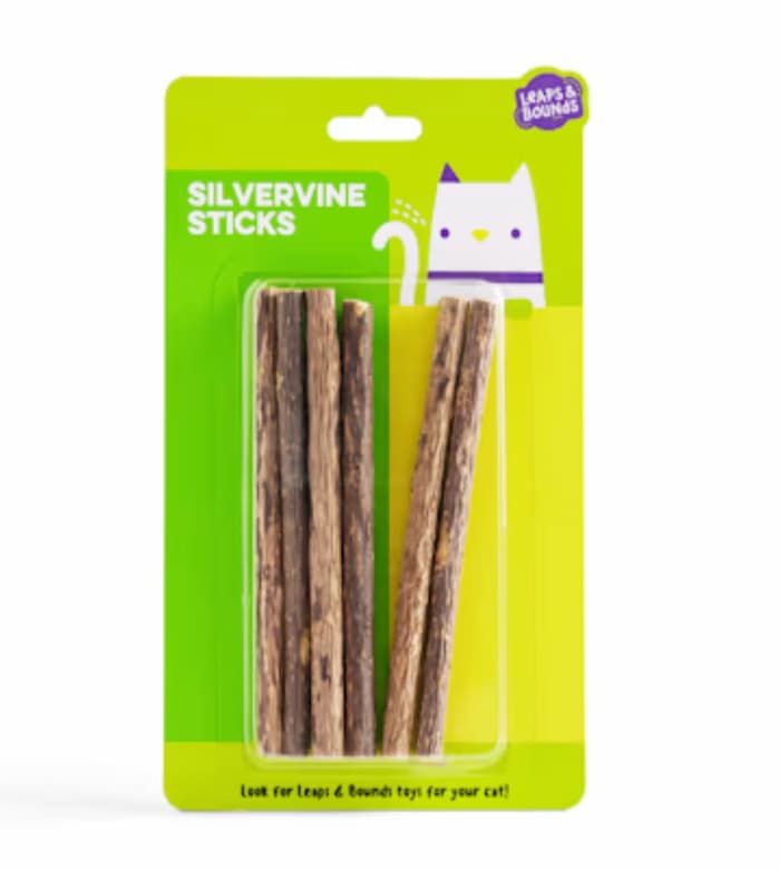 Silvervine sticks in a package