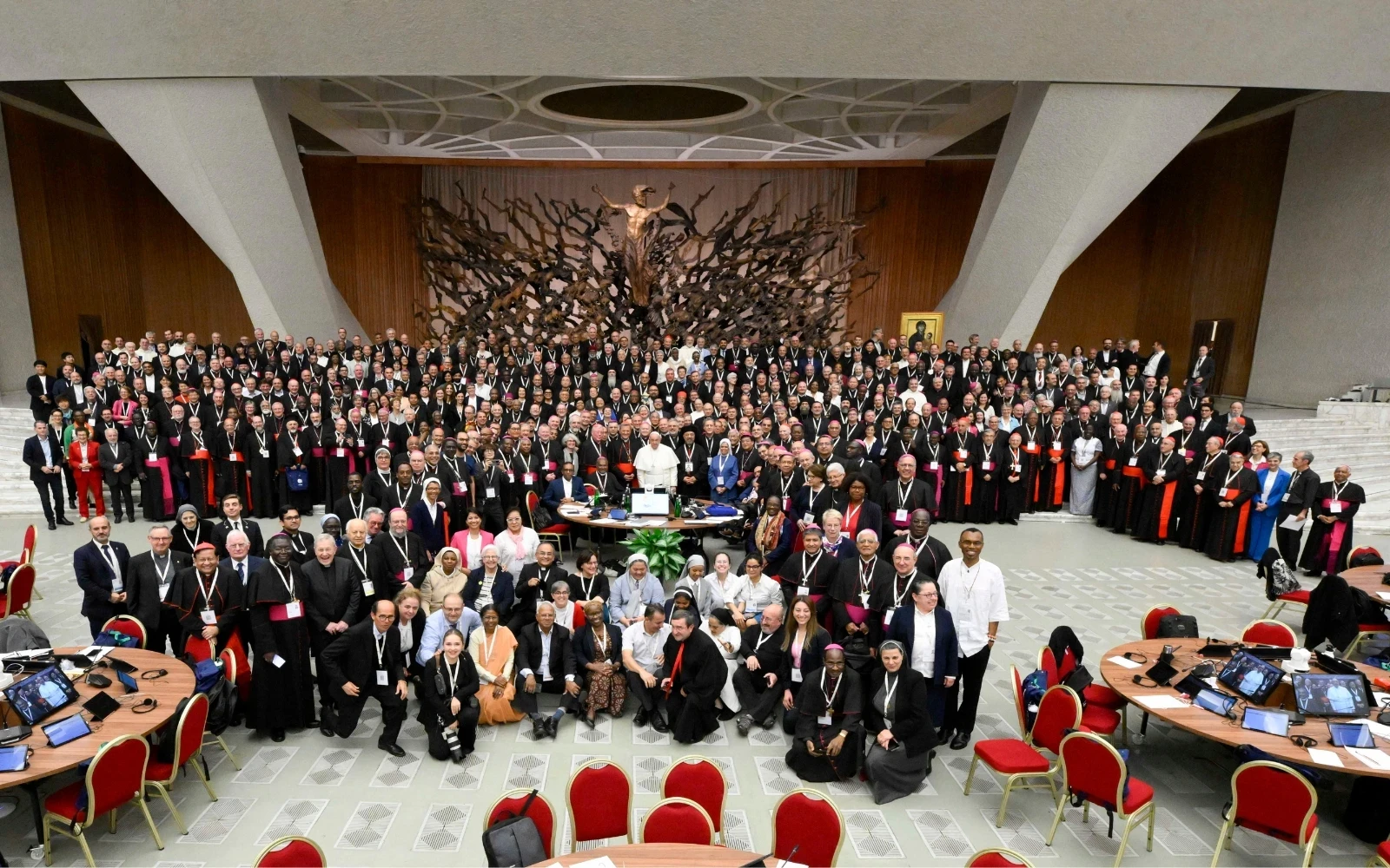 Participants of the Synod on Synodality gather for a group photo on Oct. 26, 2024.?w=200&h=150